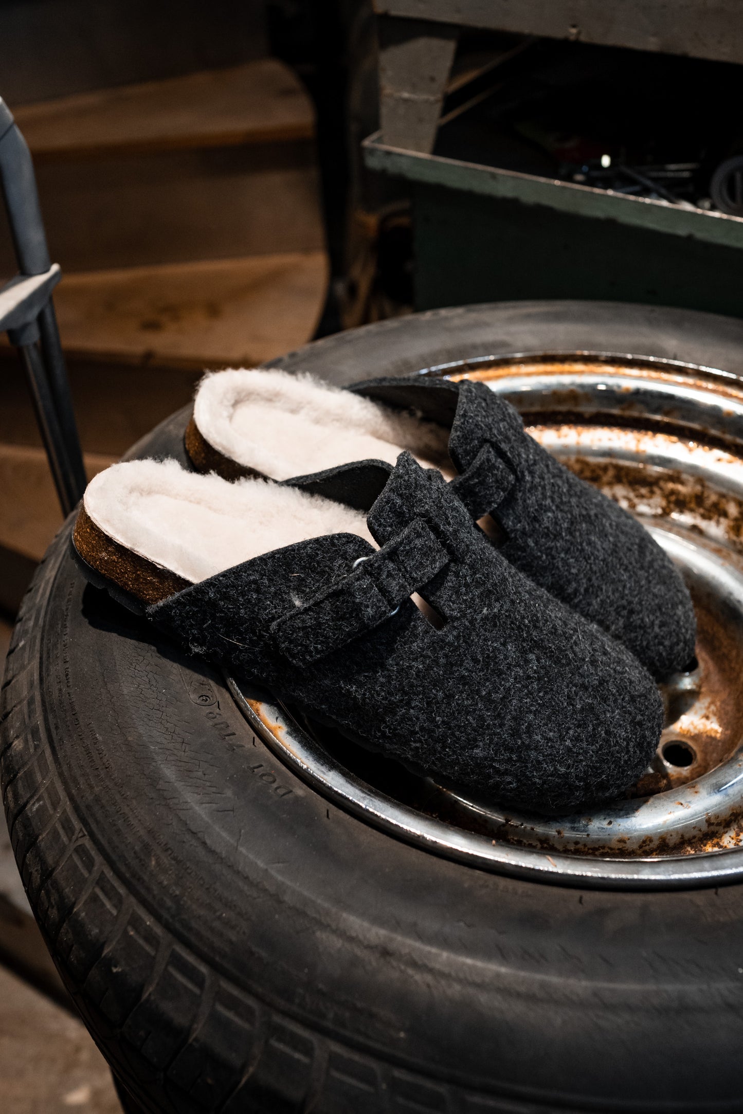 Valdemar Clog Slippers | Asphalt