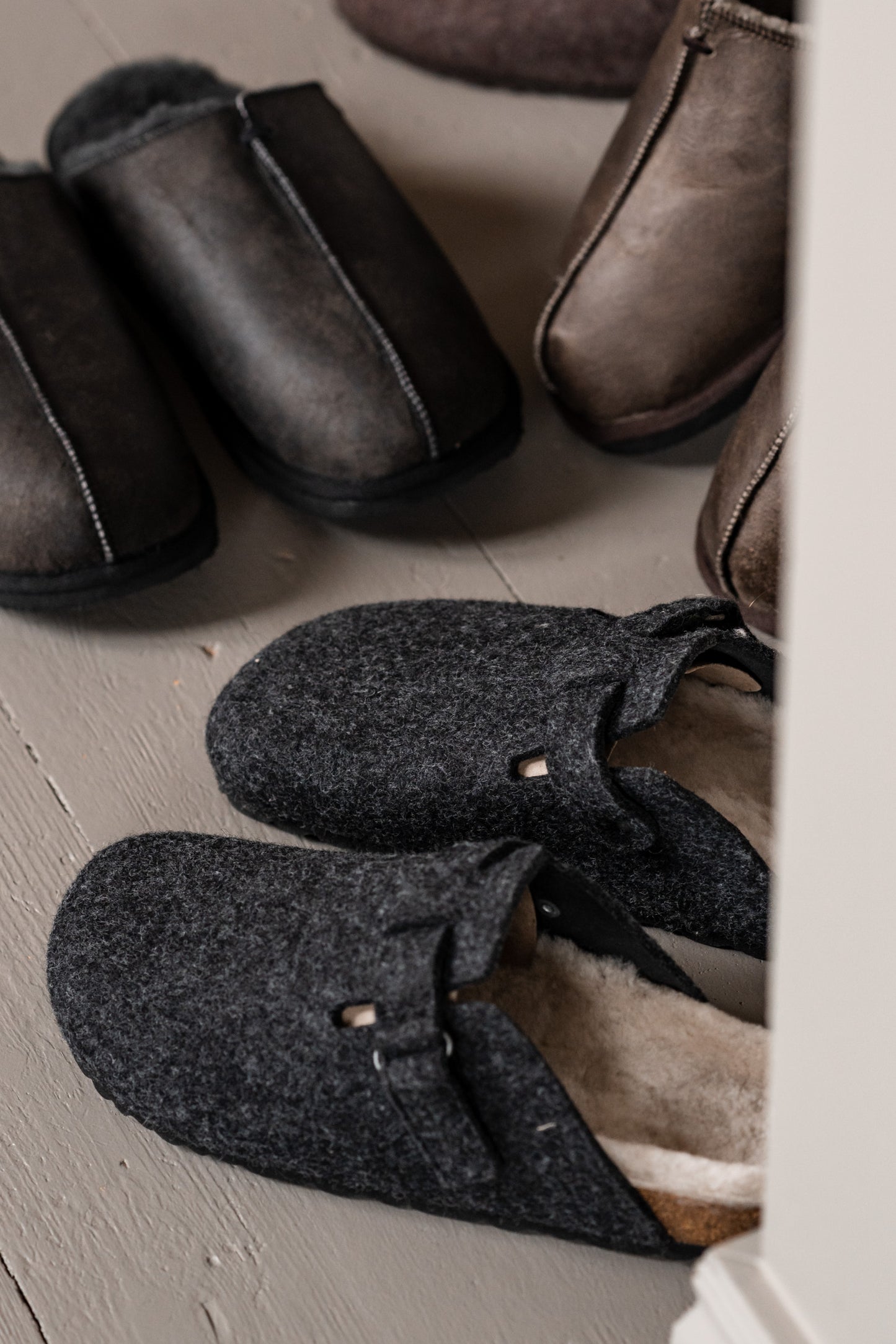 Valdemar Clog Slippers | Asphalt