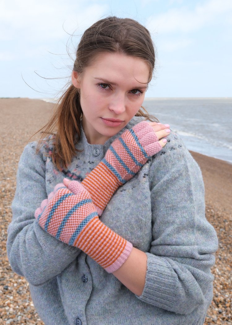 Tuck Stitch Fingerless Gloves in Angel Wing Pink & Grey